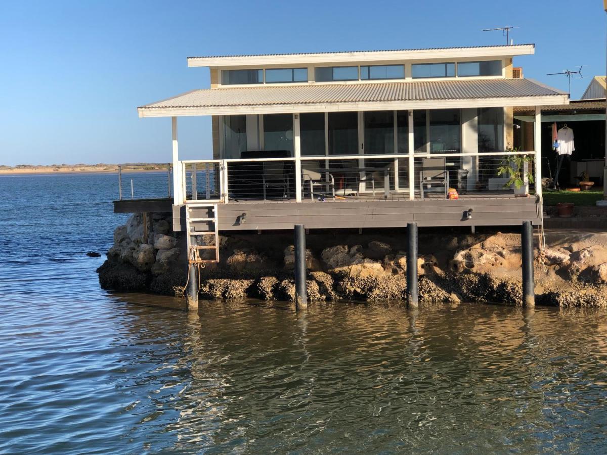 Pelican Point Waterfront Resort Formerly Carnarvon Beach Retreat מראה חיצוני תמונה